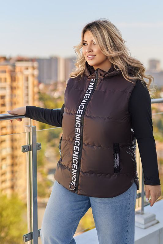Стильная жилетка на синтепоне 100 plus size арт. 0556 48-50 Шоколад